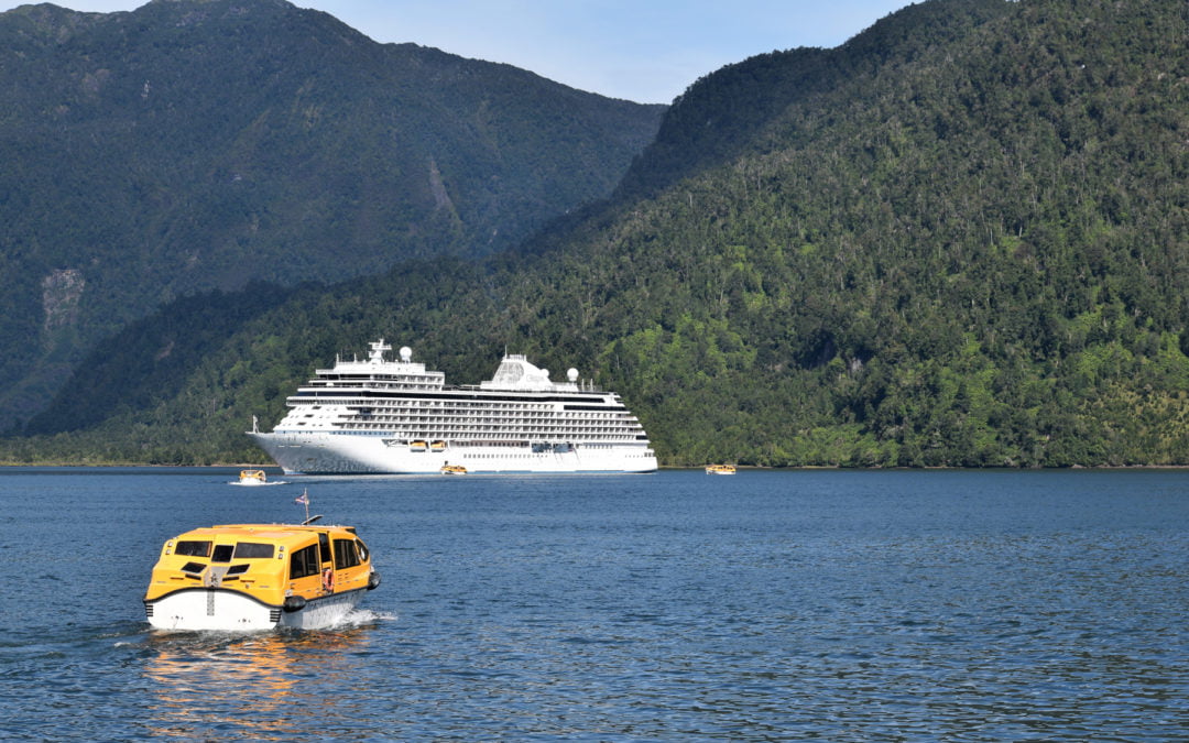 Puerto Chacabuco prepara su Temporada de Cruceros  2022-2023 en coordinación con actores del turismo local